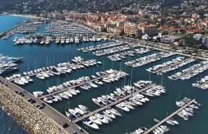 20 x 7 Metre Berth/Mooring Port Camille Rayon Marina For Sale