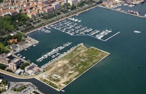 40 x 9 Metre Berth/Mooring Port Mirabello Marina, La Spezia For Sale